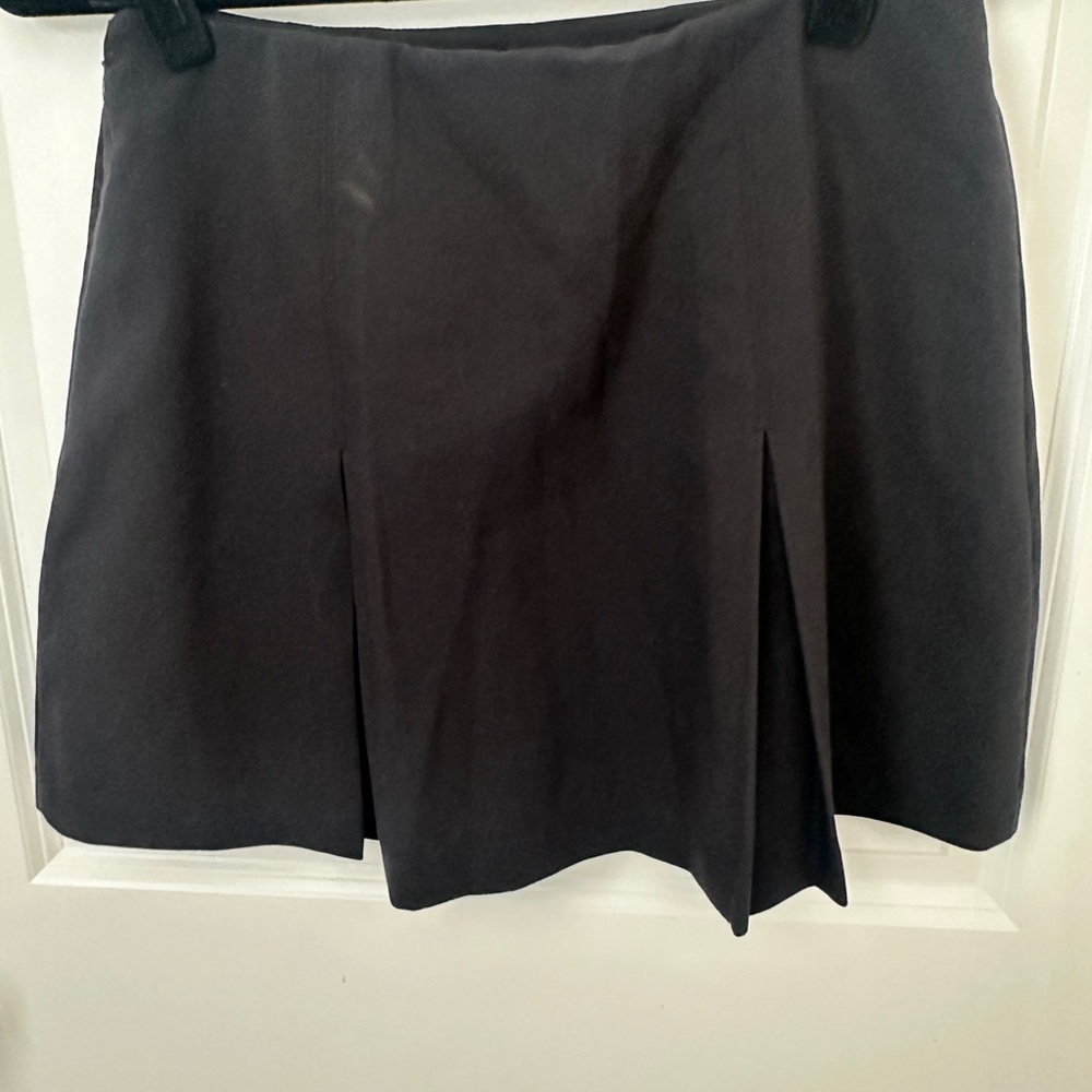 Abercrombie & Fitch Pleated Skort - Size M - Picture 2 of 4